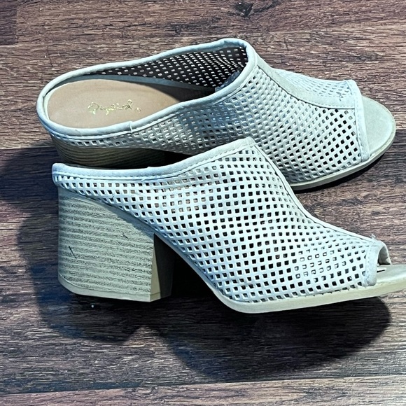 Qupid Womens Heel Tan Beige Suede Boho Slip On Mules Size 9 - Picture 2 of 4